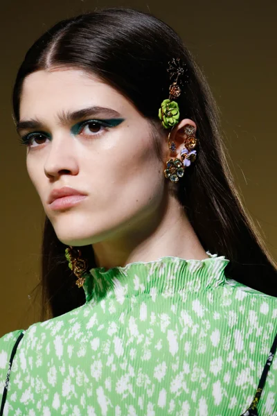 Look 62
